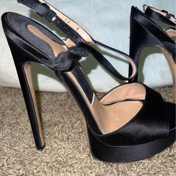 AUTHENTIC Salvatore Ferragamo size 34.5 - Picture 4 of 4